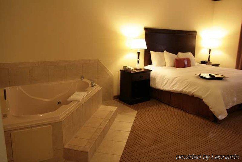 Hampton 3*